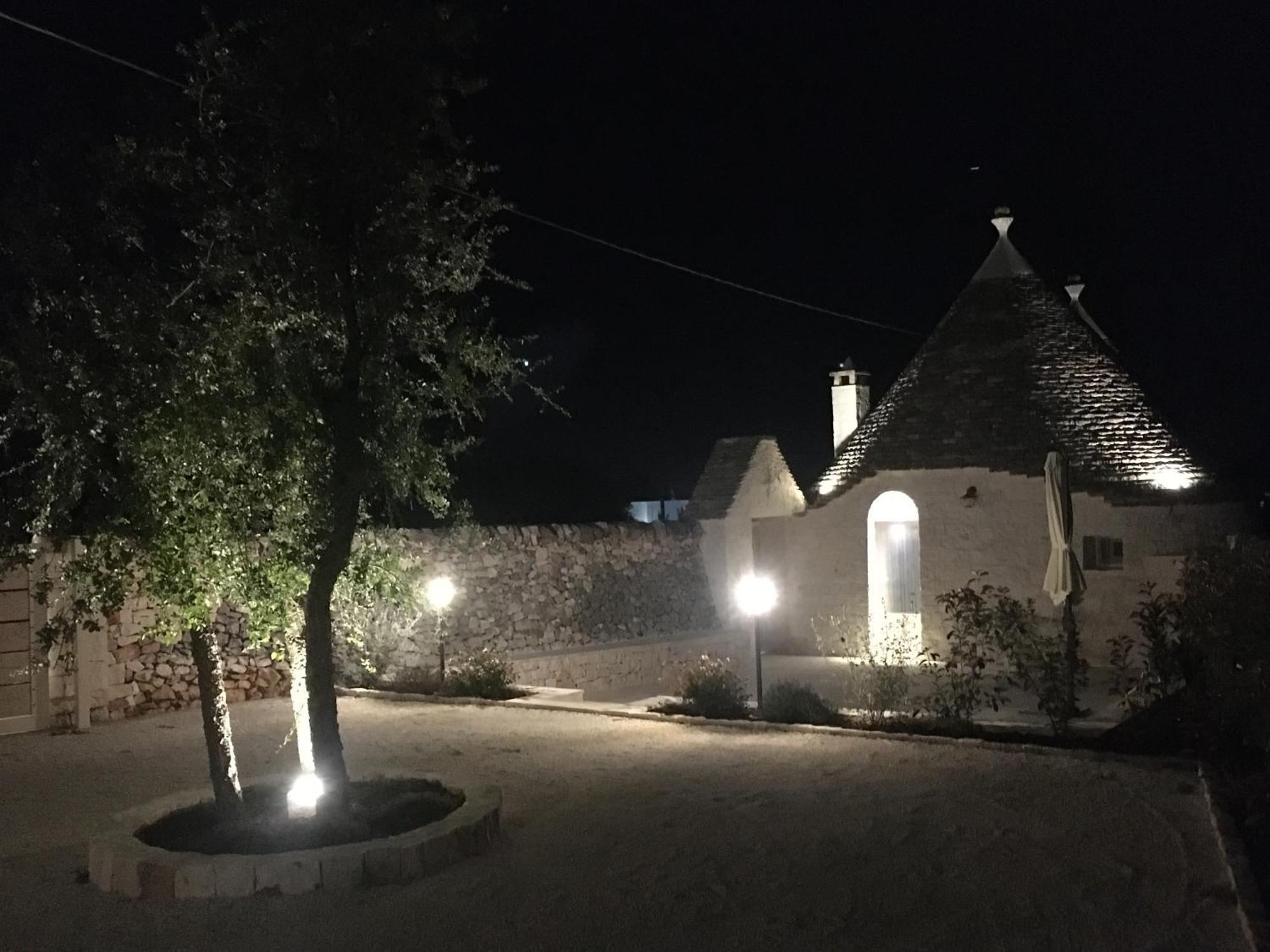 로코로톤도 Trulli Le 2 Nicchie 빌라 외부 사진